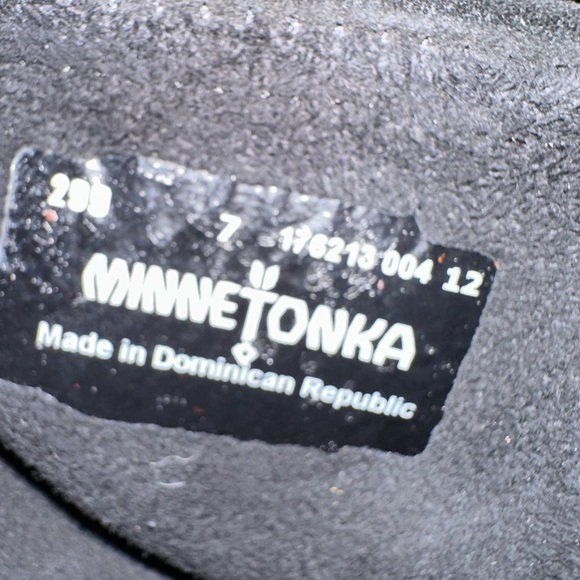 Minnetonka Black Moccasins Leather SuedeFringe Zip Ankle Boots Aztec Western 7 - Picture 7 of 8